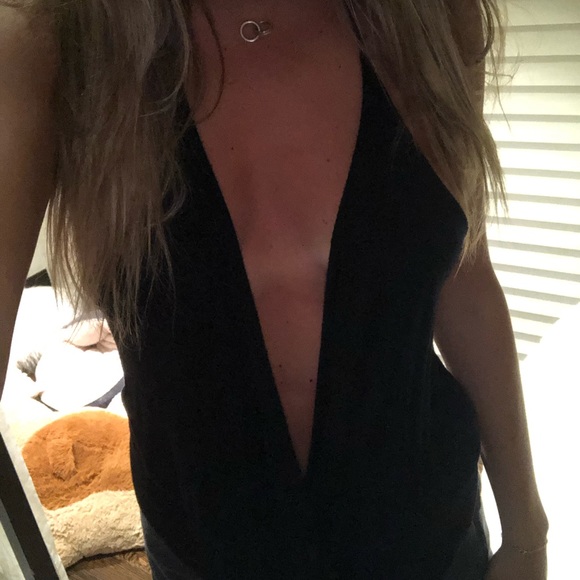 A black shirt - Picture 2 of 2